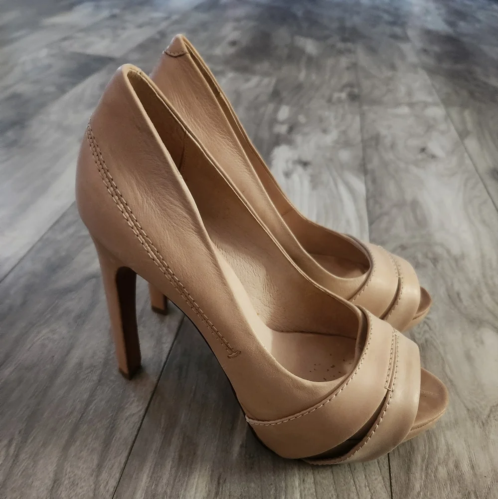 House of Harlow 1960 Nell Cappuccino Heels size EUR 38 (7.5)